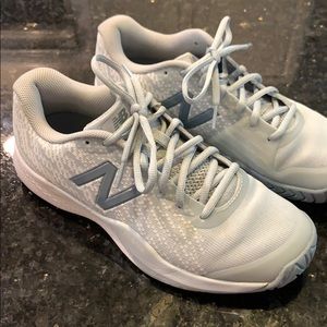 Women’s New Balance 996 tennis shoe sz 9
